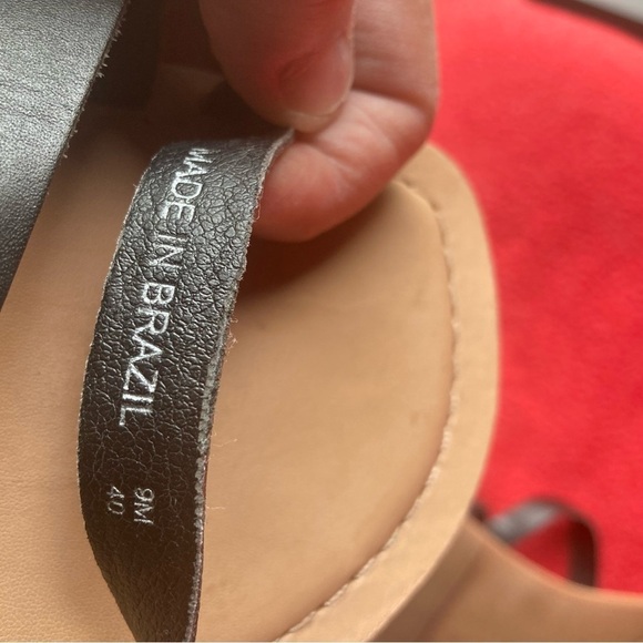 LUCKY BRAND Sz 9 Strappy Leather Buckle Closure Made in  Brazil Sandals - Picture 3 of 11